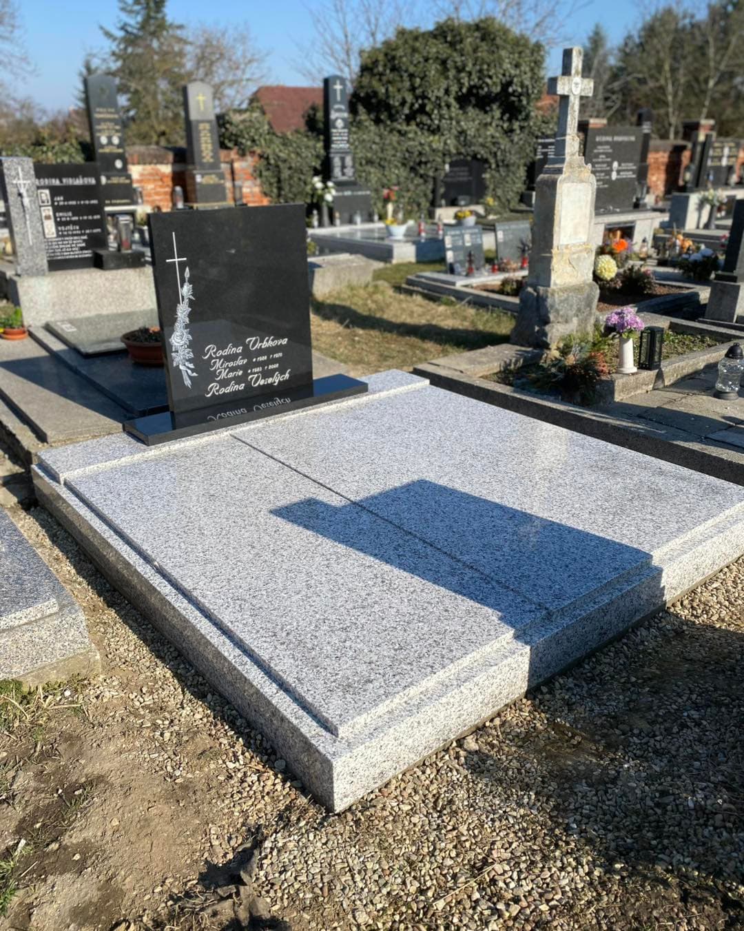 Kamenný pomník – STONIA kamenictví