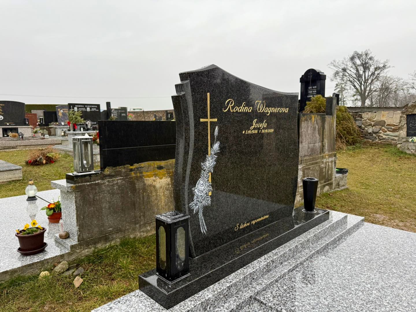 Kamenný pomník – STONIA kamenictví