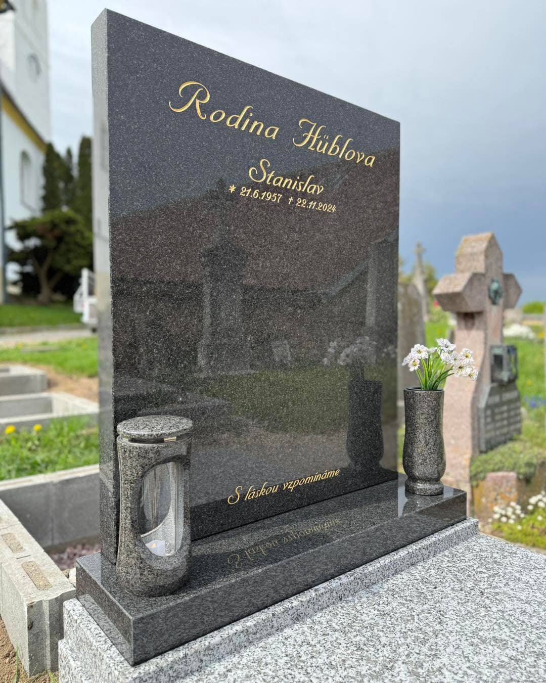 Kamenný pomník – STONIA kamenictví
