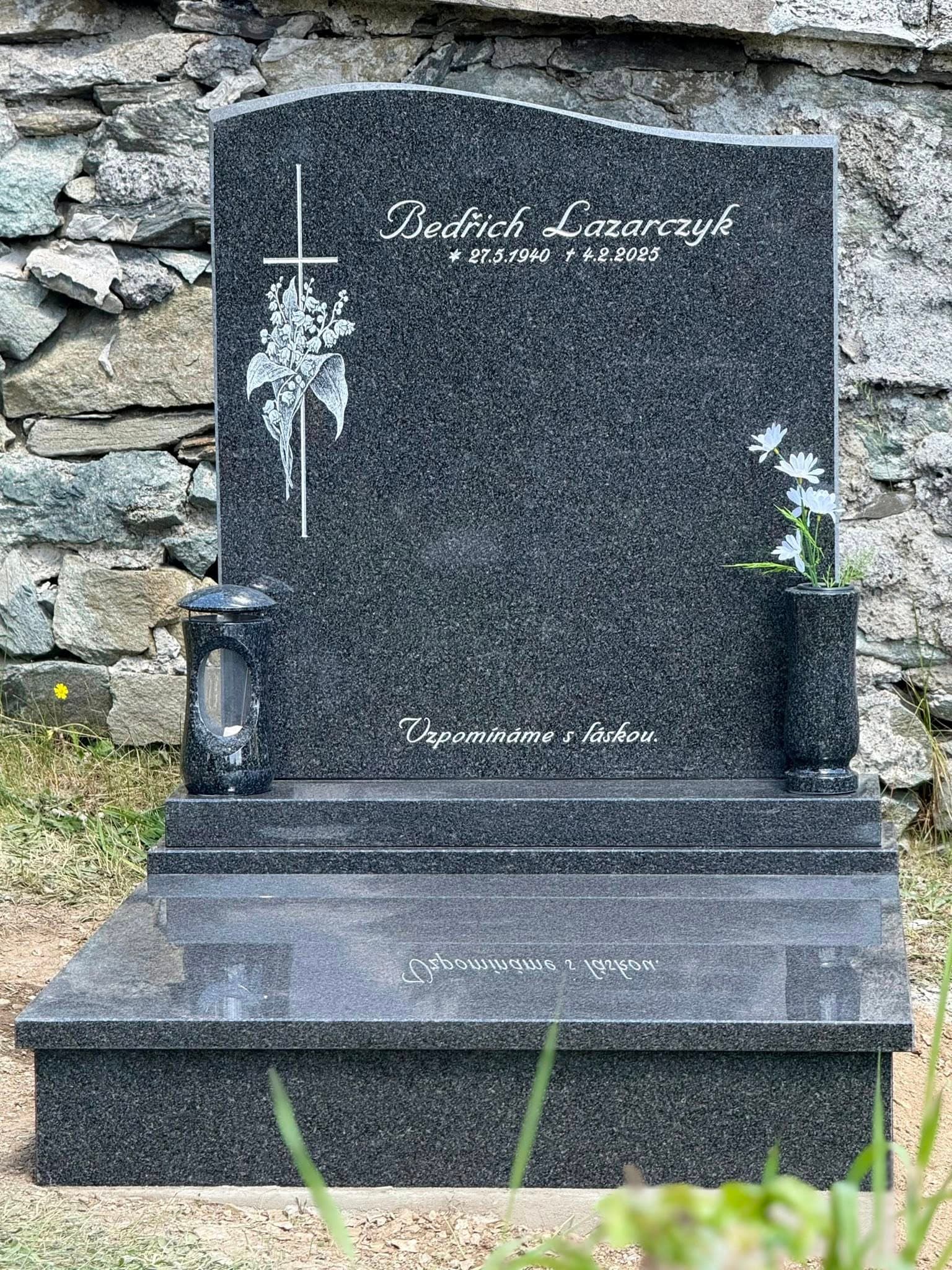 Kamenný pomník – STONIA kamenictví