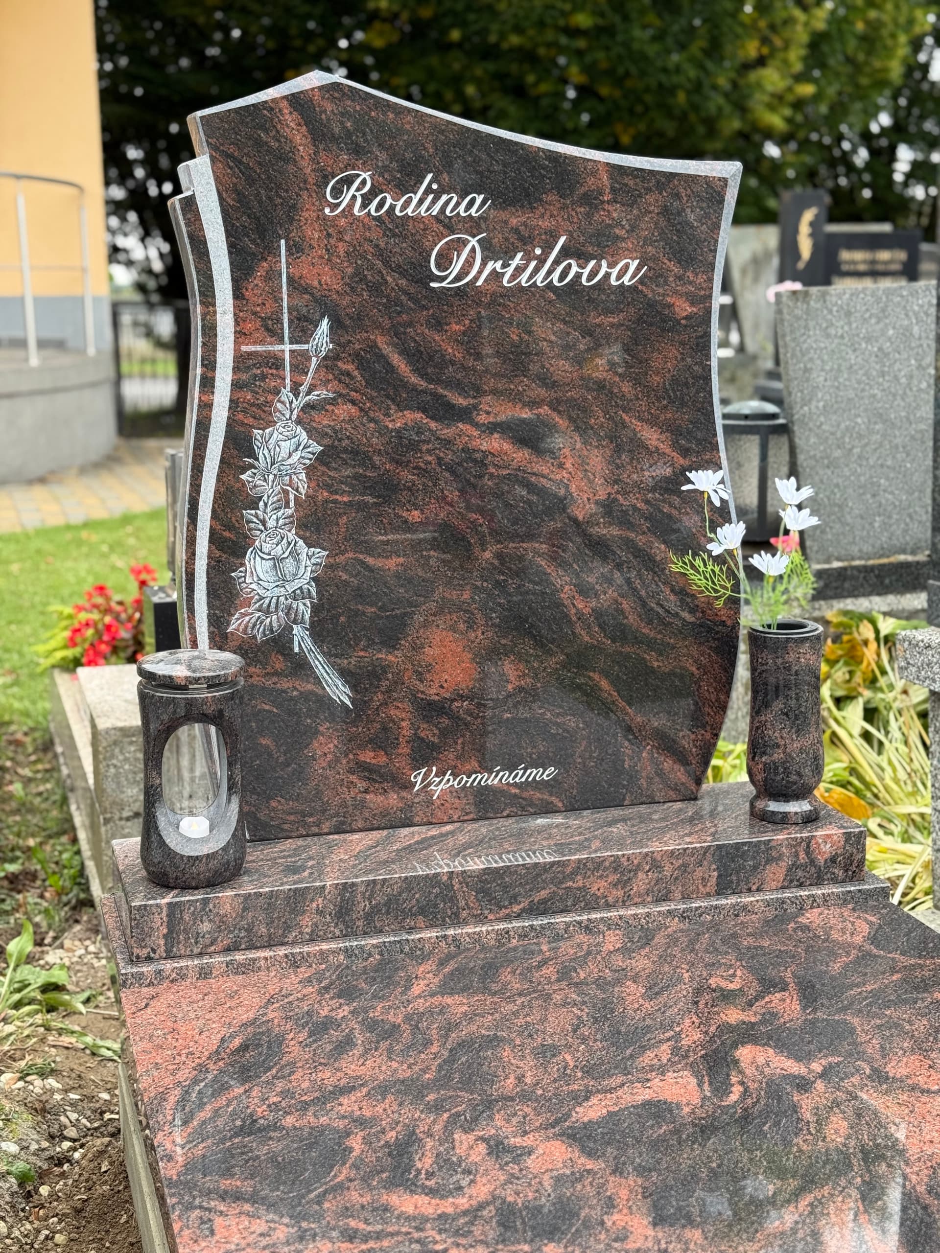 Kamenný pomník – STONIA kamenictví
