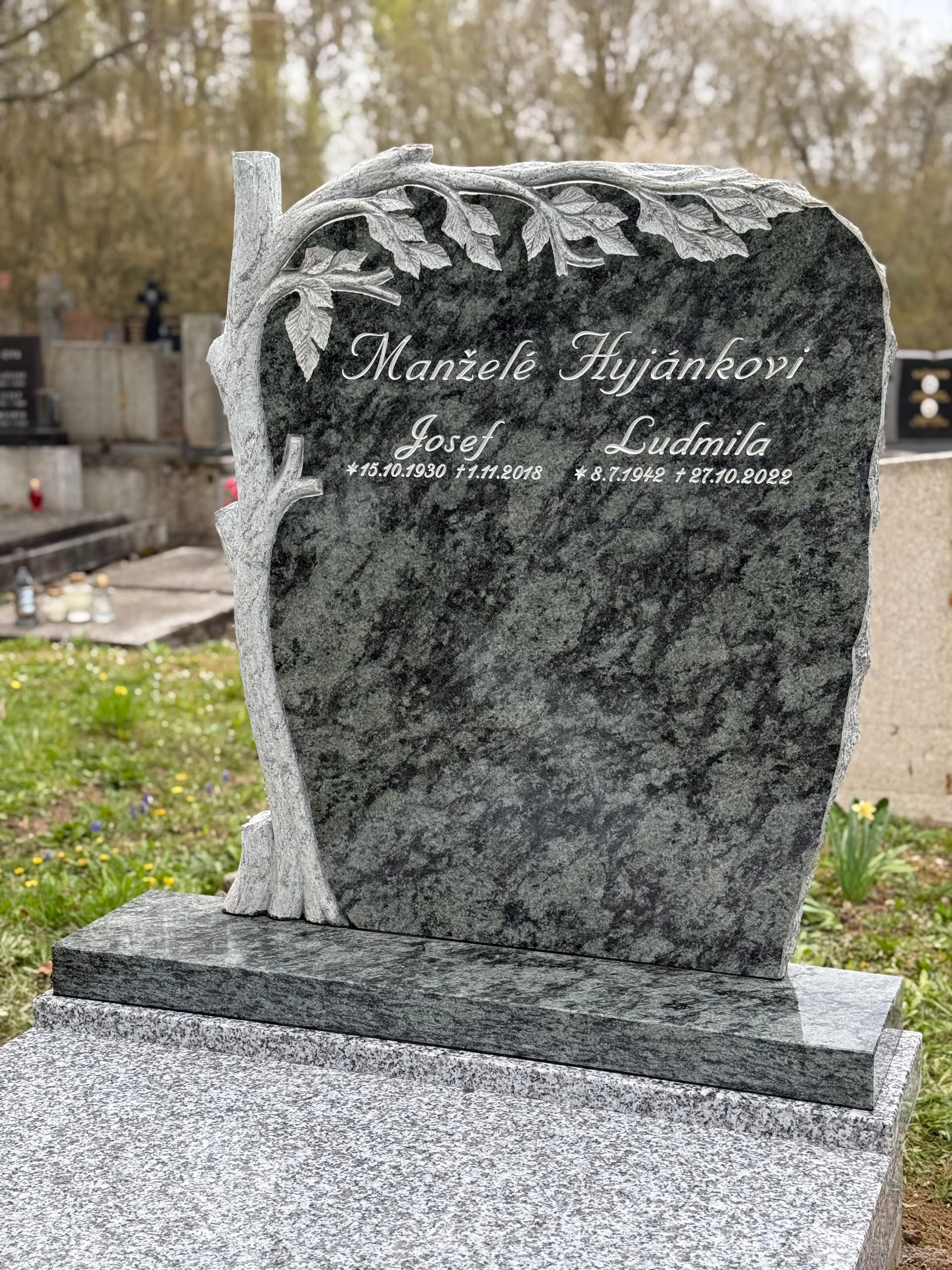 Kamenný pomník – STONIA kamenictví