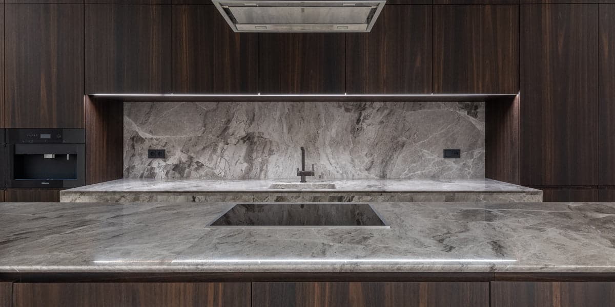 Kuchyňská deska z přírodního kamene