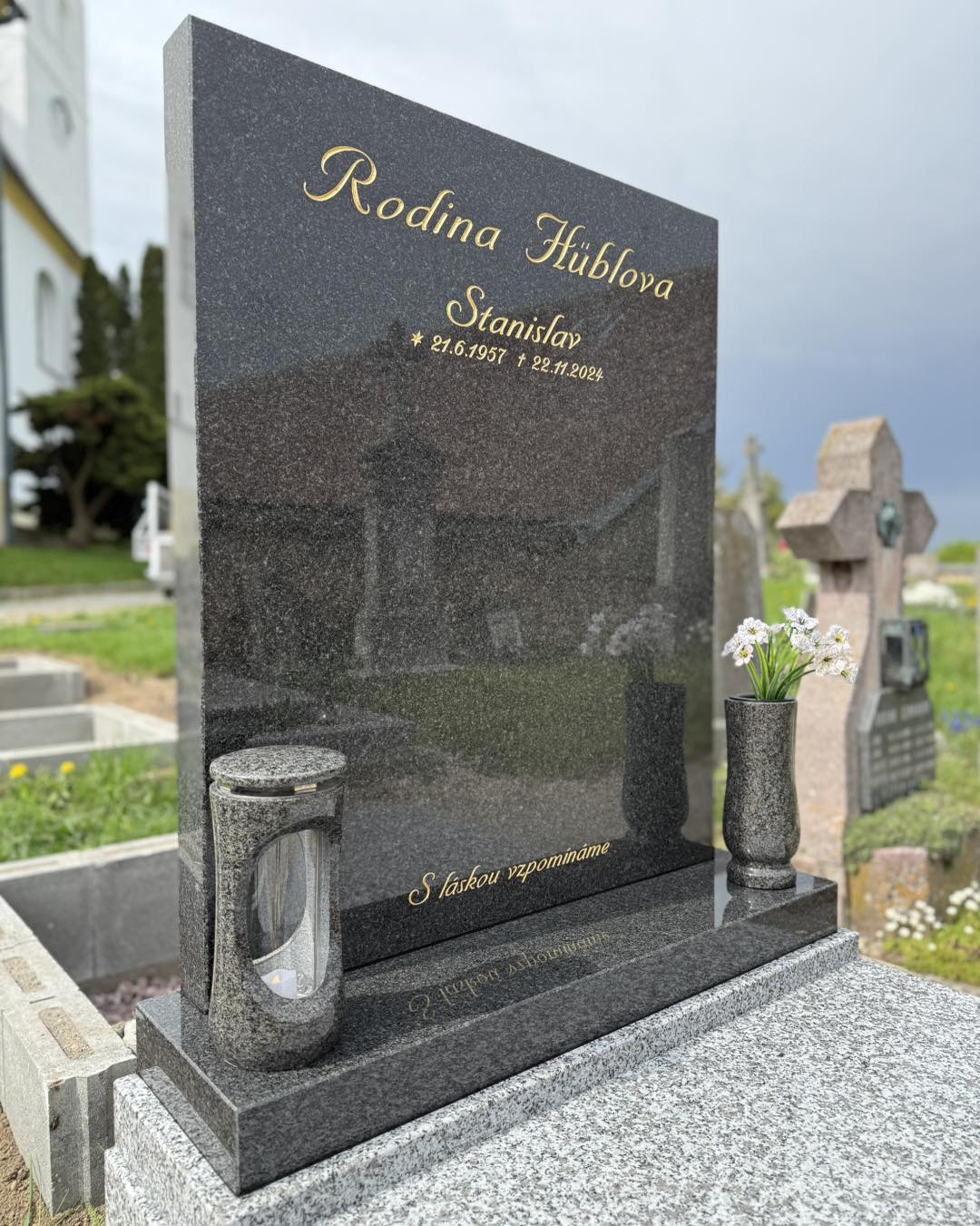 Kamenný pomník na míru – STONIA kamenictví