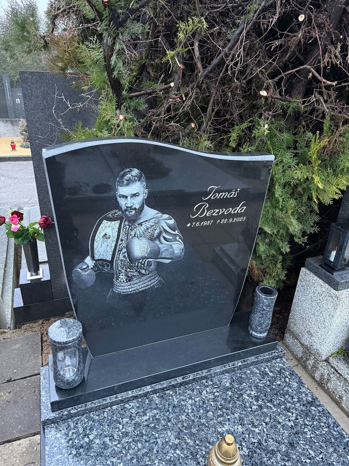 Kamenný pomník na míru – STONIA kamenictví