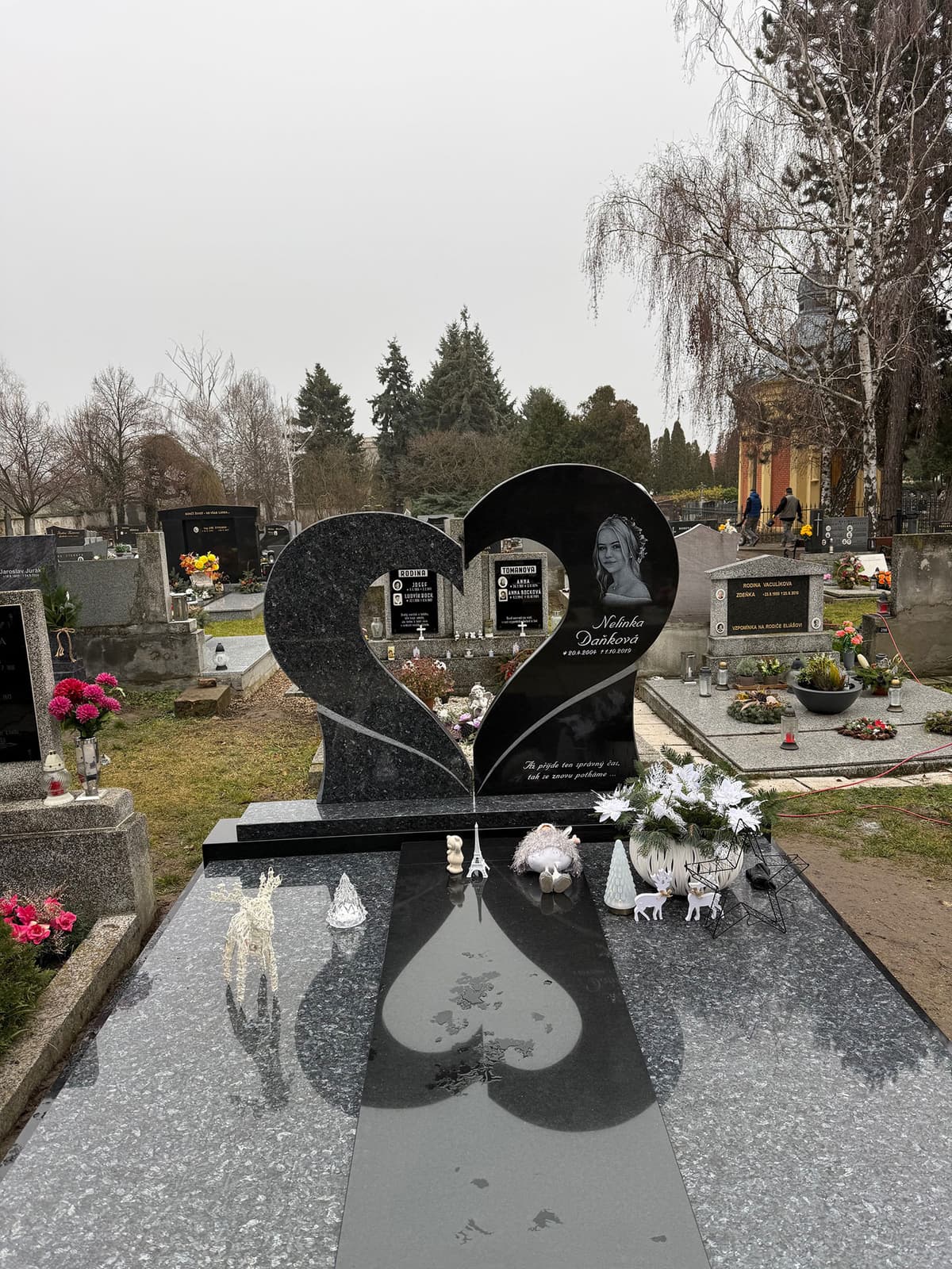 Kamenný pomník na míru – STONIA kamenictví