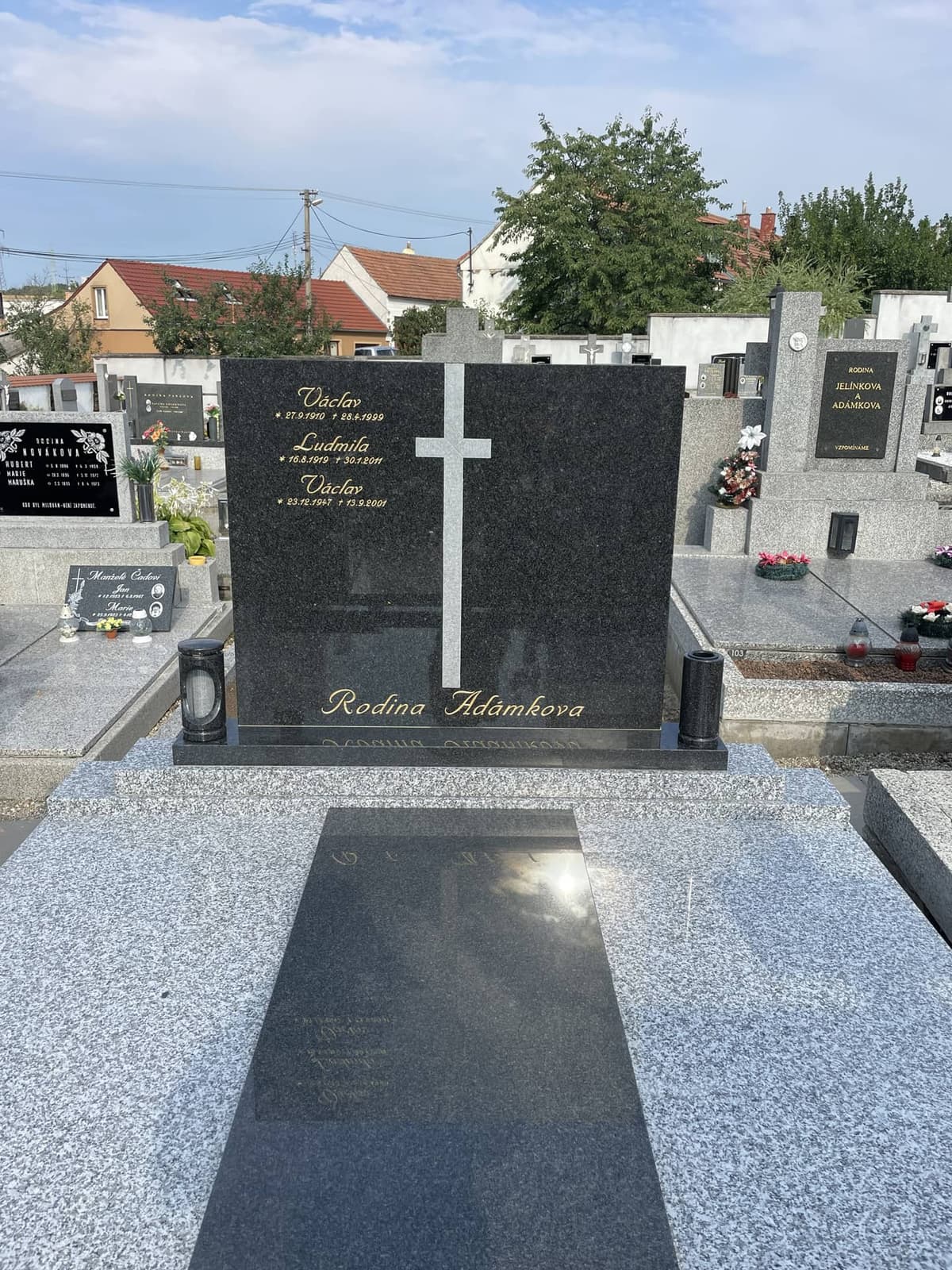 Kamenný pomník na míru – STONIA kamenictví
