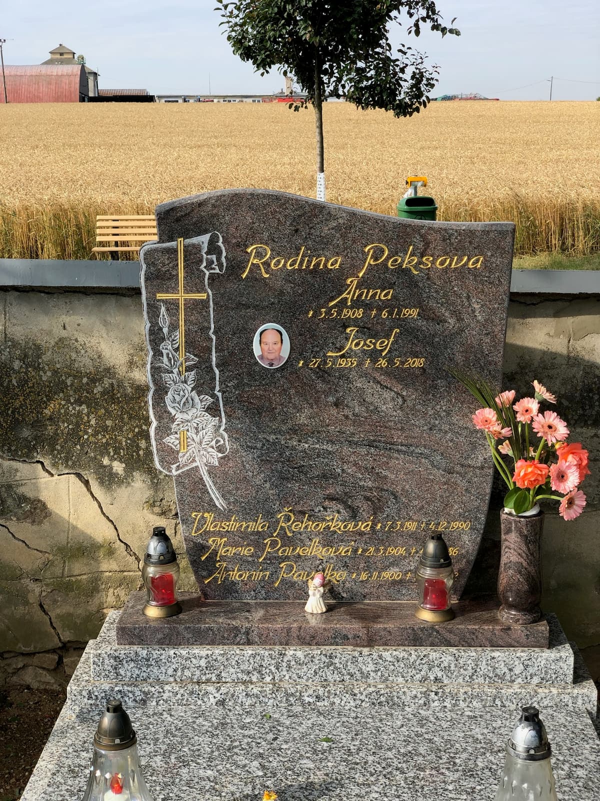 Kamenný pomník na míru – STONIA kamenictví