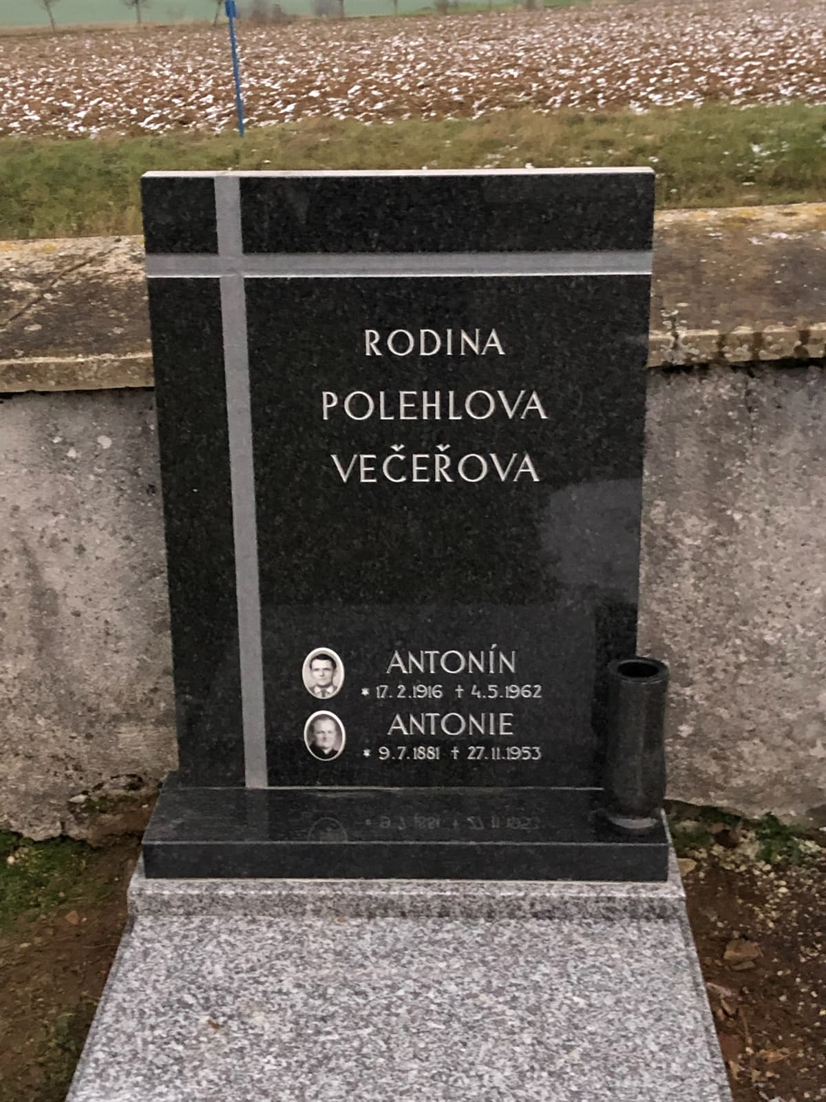 Kamenný pomník na míru – STONIA kamenictví