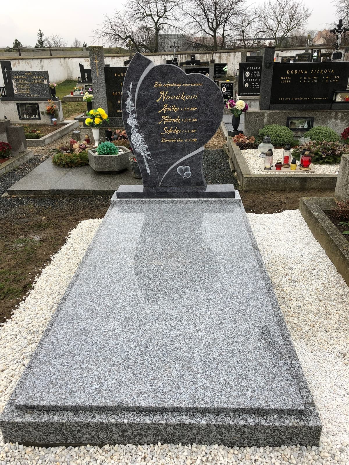 Kamenný pomník na míru – STONIA kamenictví