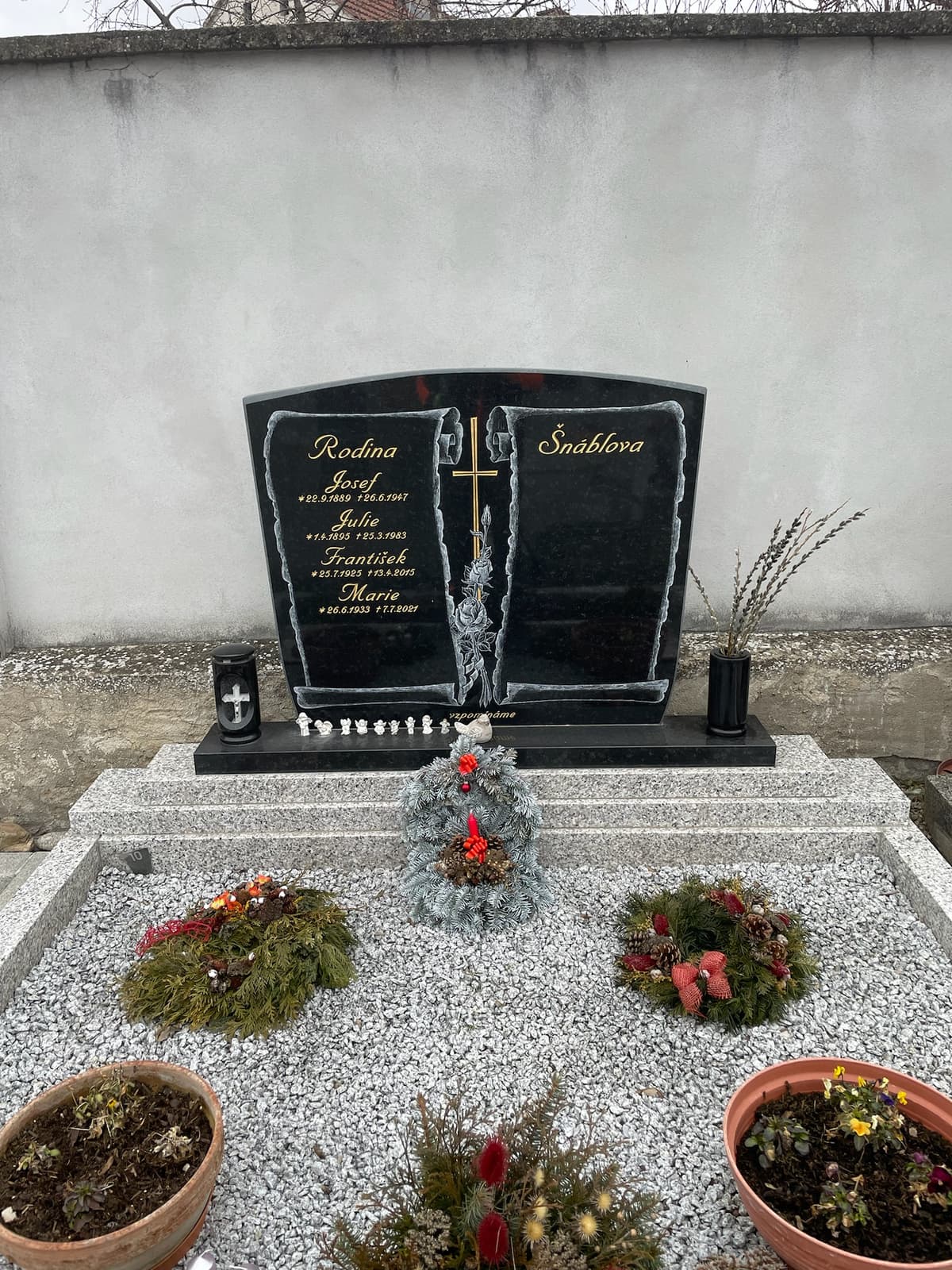 Kamenný pomník na míru – STONIA kamenictví