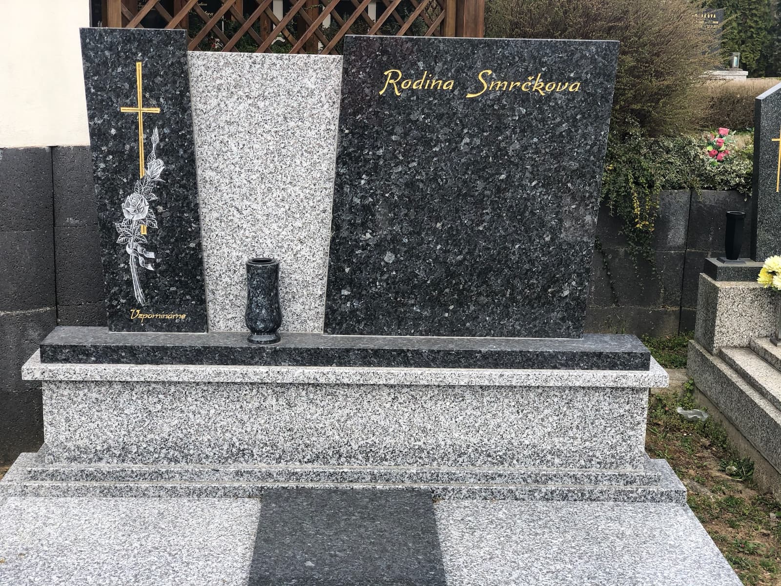 Kamenný pomník na míru – STONIA kamenictví