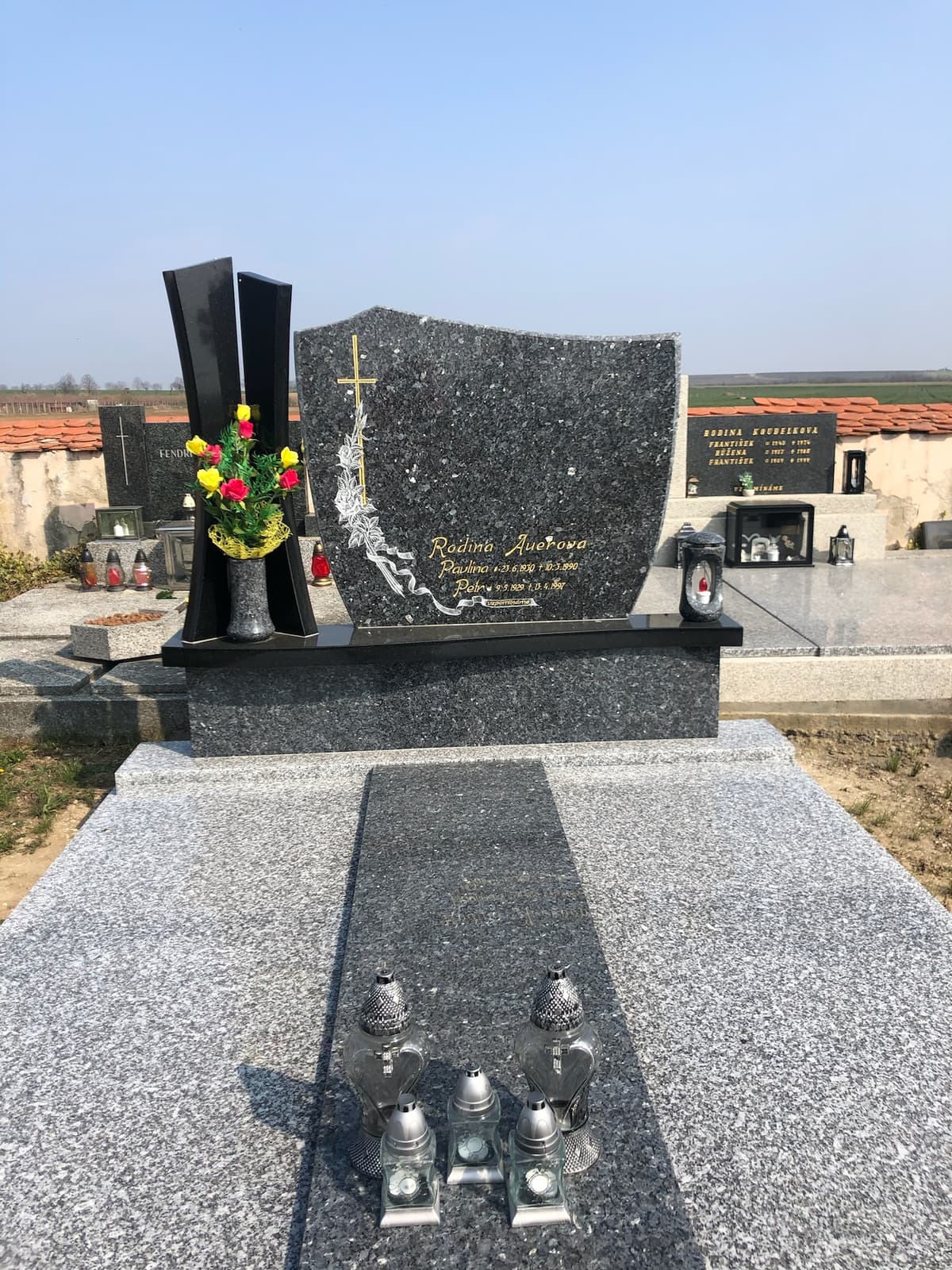 Kamenný pomník na míru – STONIA kamenictví