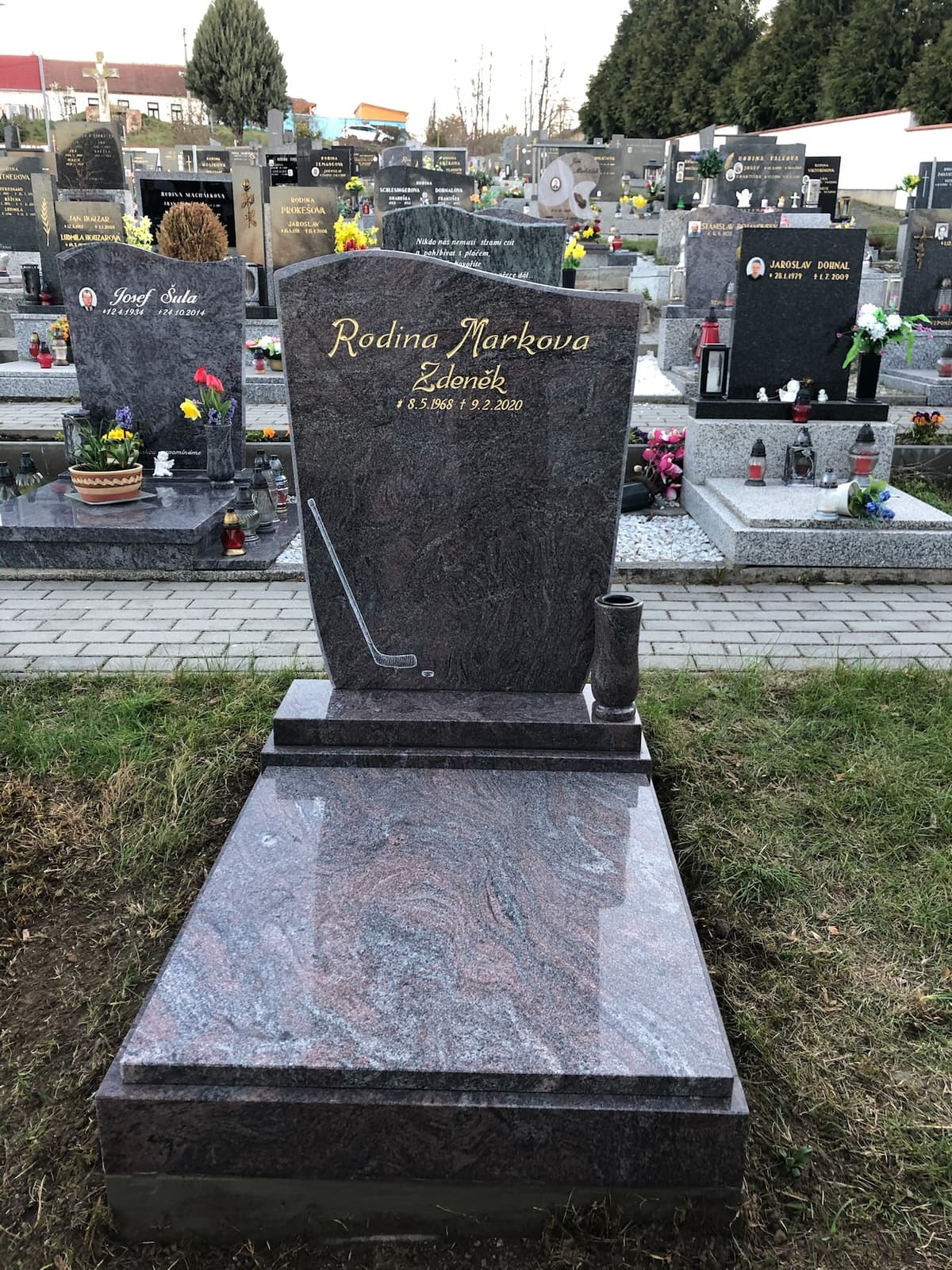 Kamenný pomník na míru – STONIA kamenictví