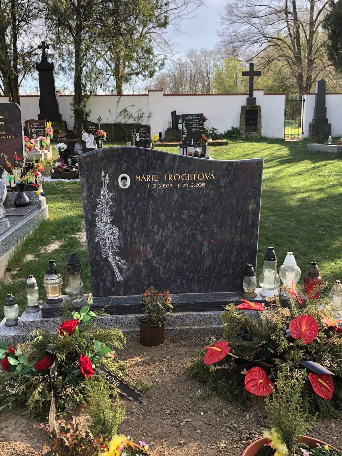 Kamenný pomník na míru – STONIA kamenictví
