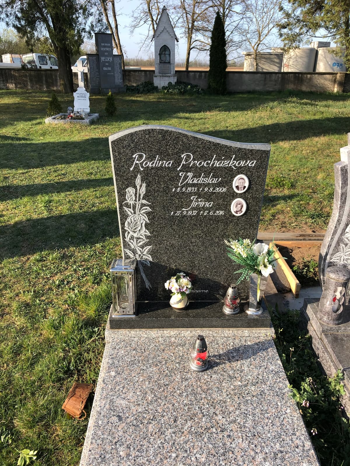 Kamenný pomník na míru – STONIA kamenictví