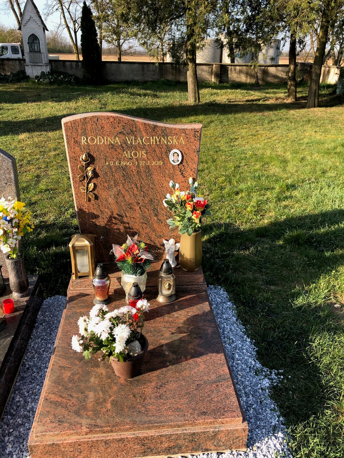 Kamenný pomník na míru – STONIA kamenictví