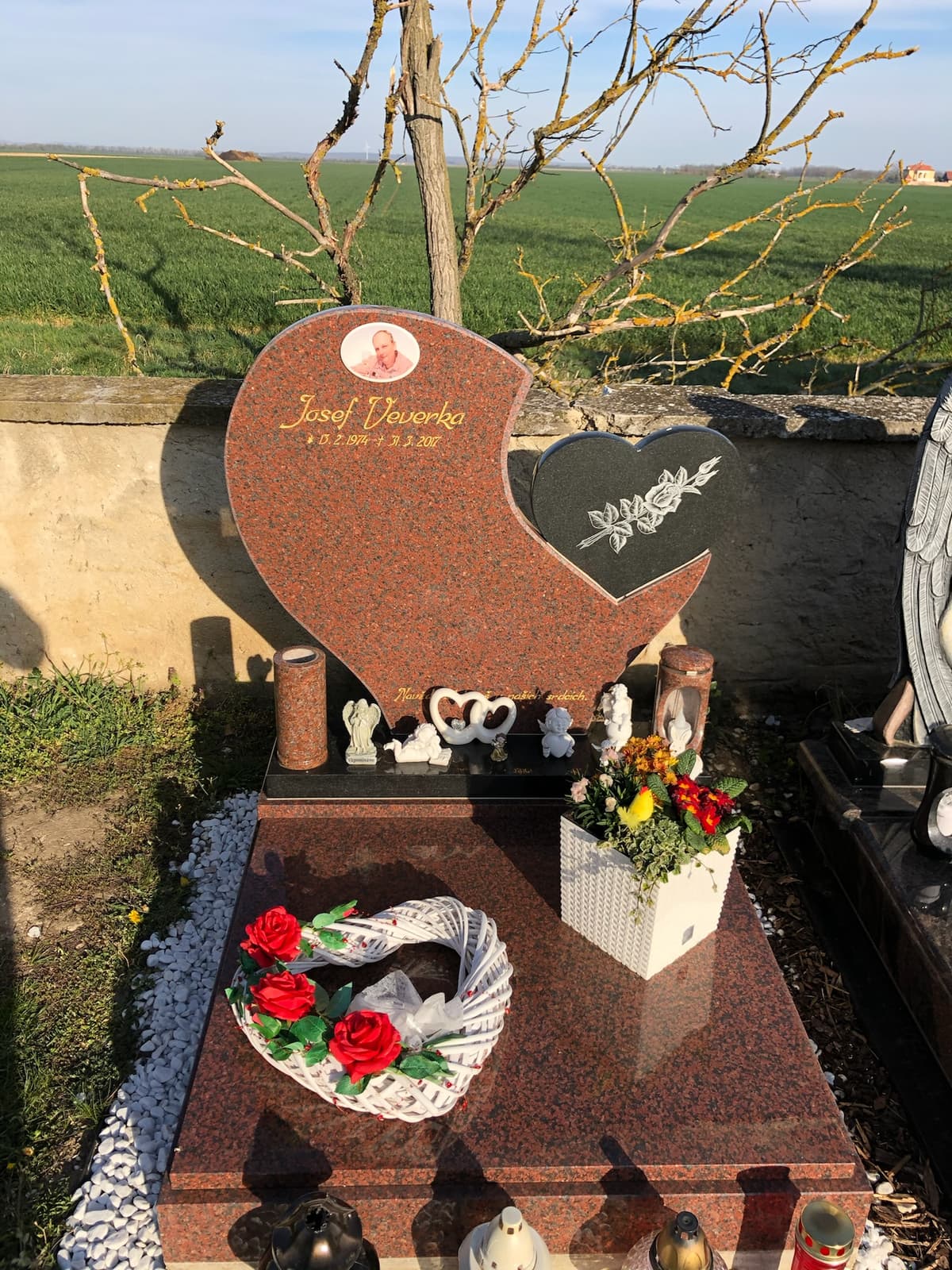 Kamenný pomník na míru – STONIA kamenictví