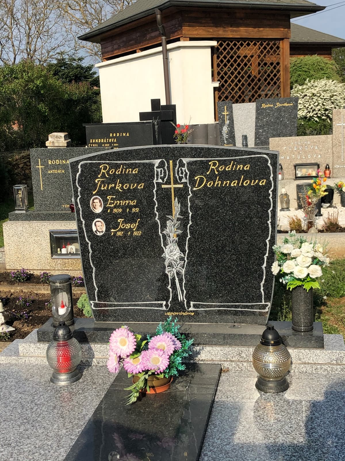 Kamenný pomník na míru – STONIA kamenictví