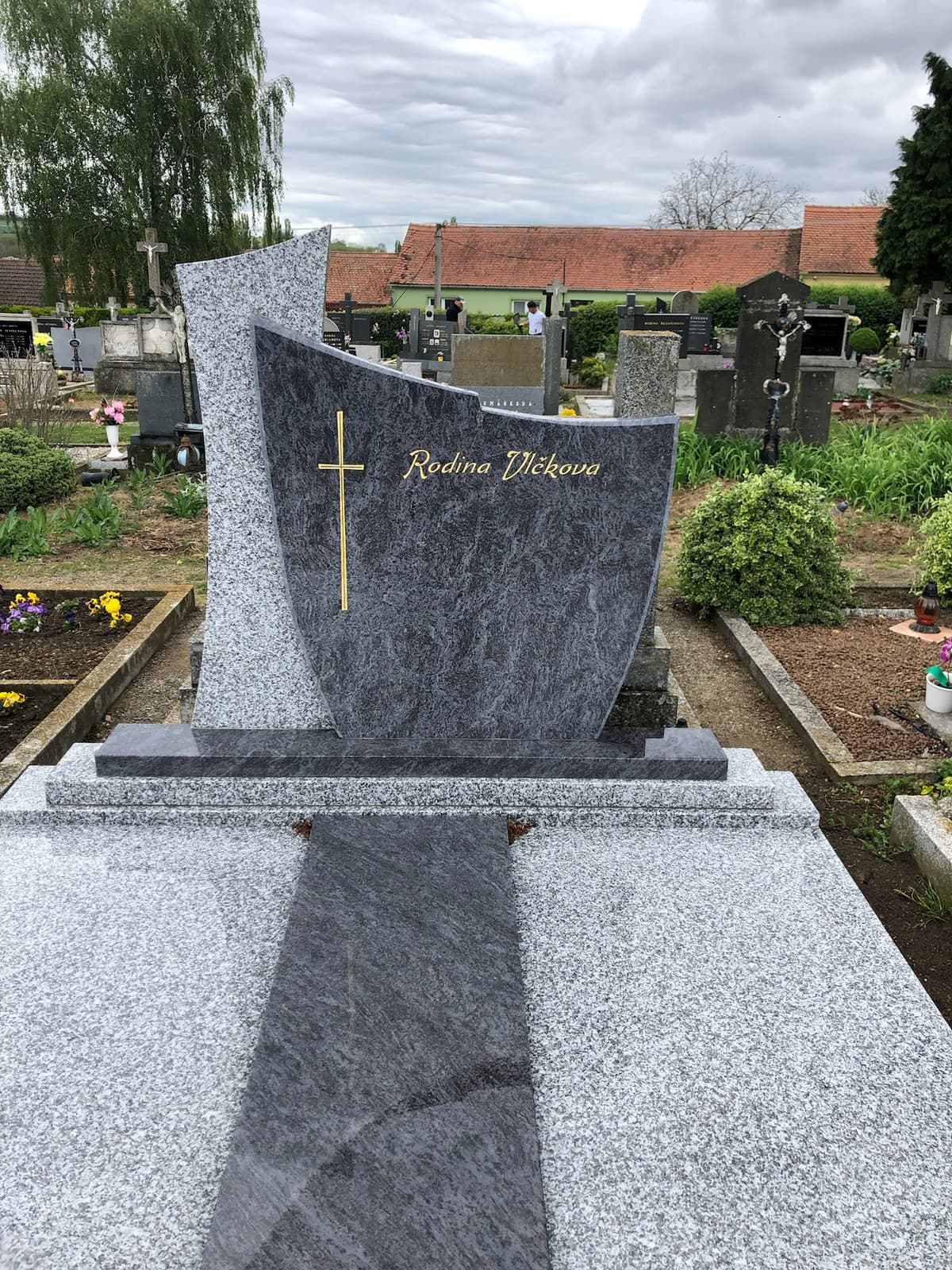 Kamenný pomník na míru – STONIA kamenictví