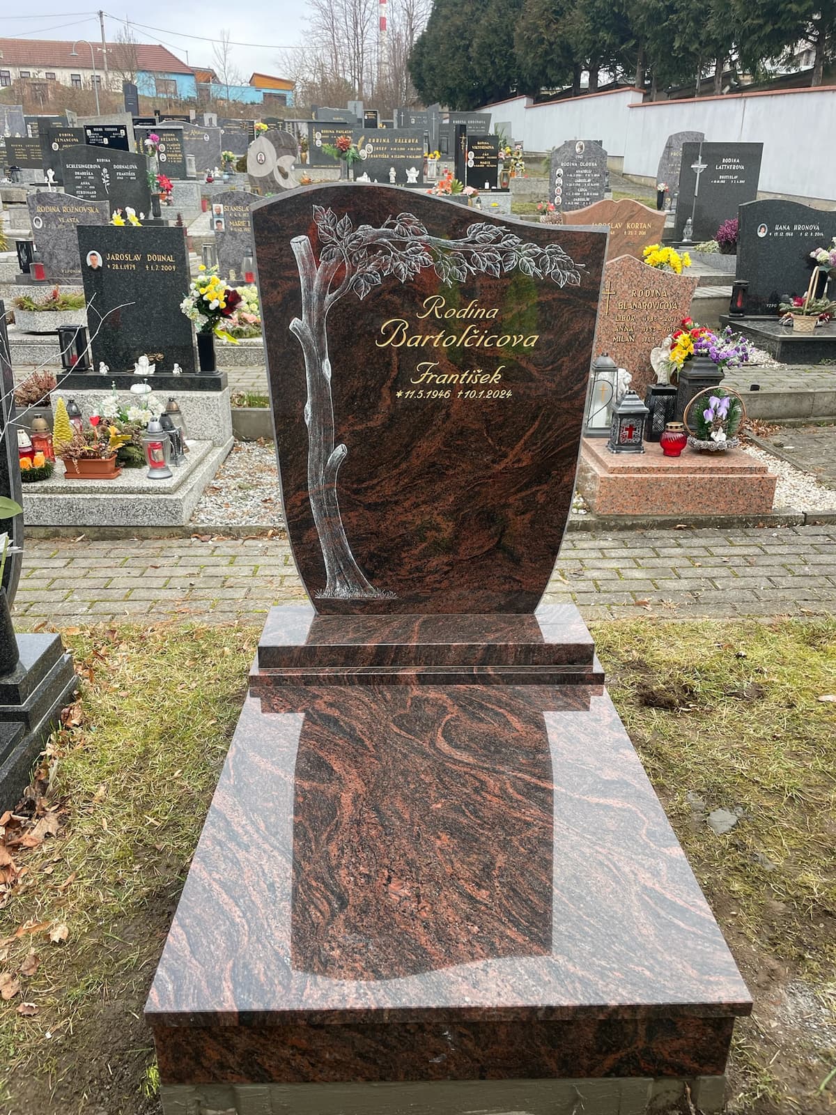 Kamenný pomník na míru – STONIA kamenictví