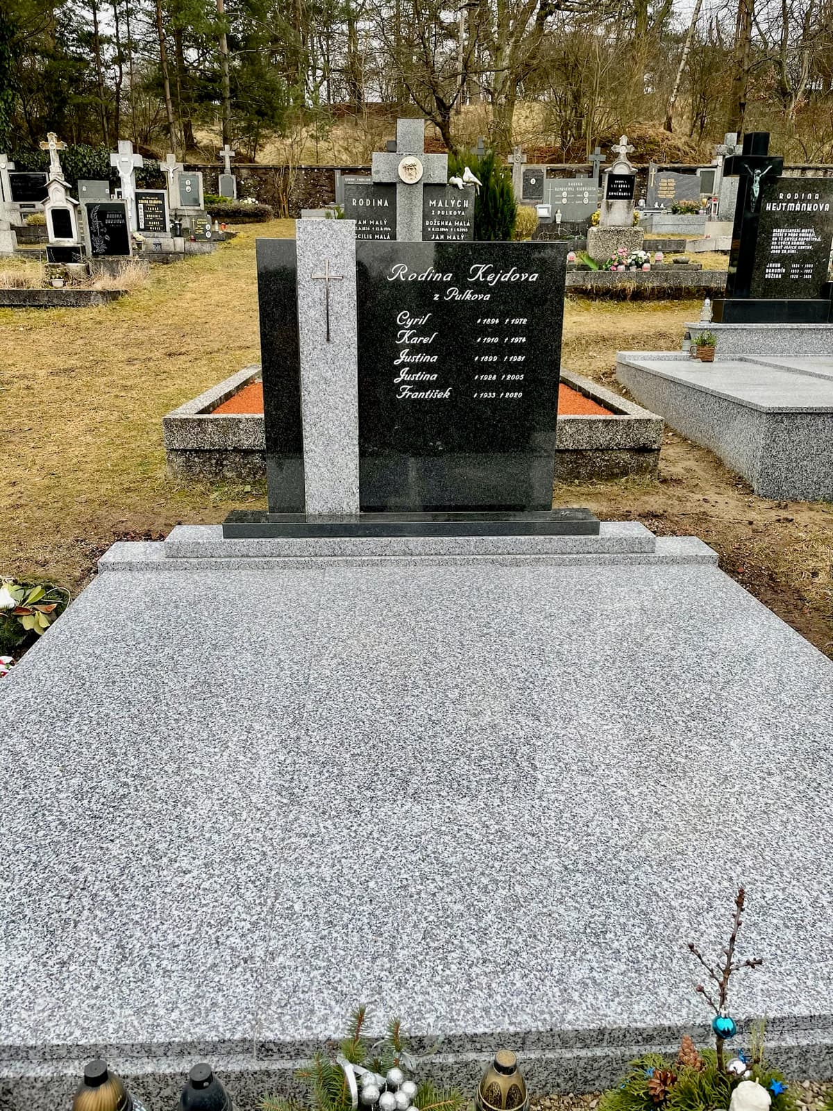 Kamenný pomník na míru – STONIA kamenictví
