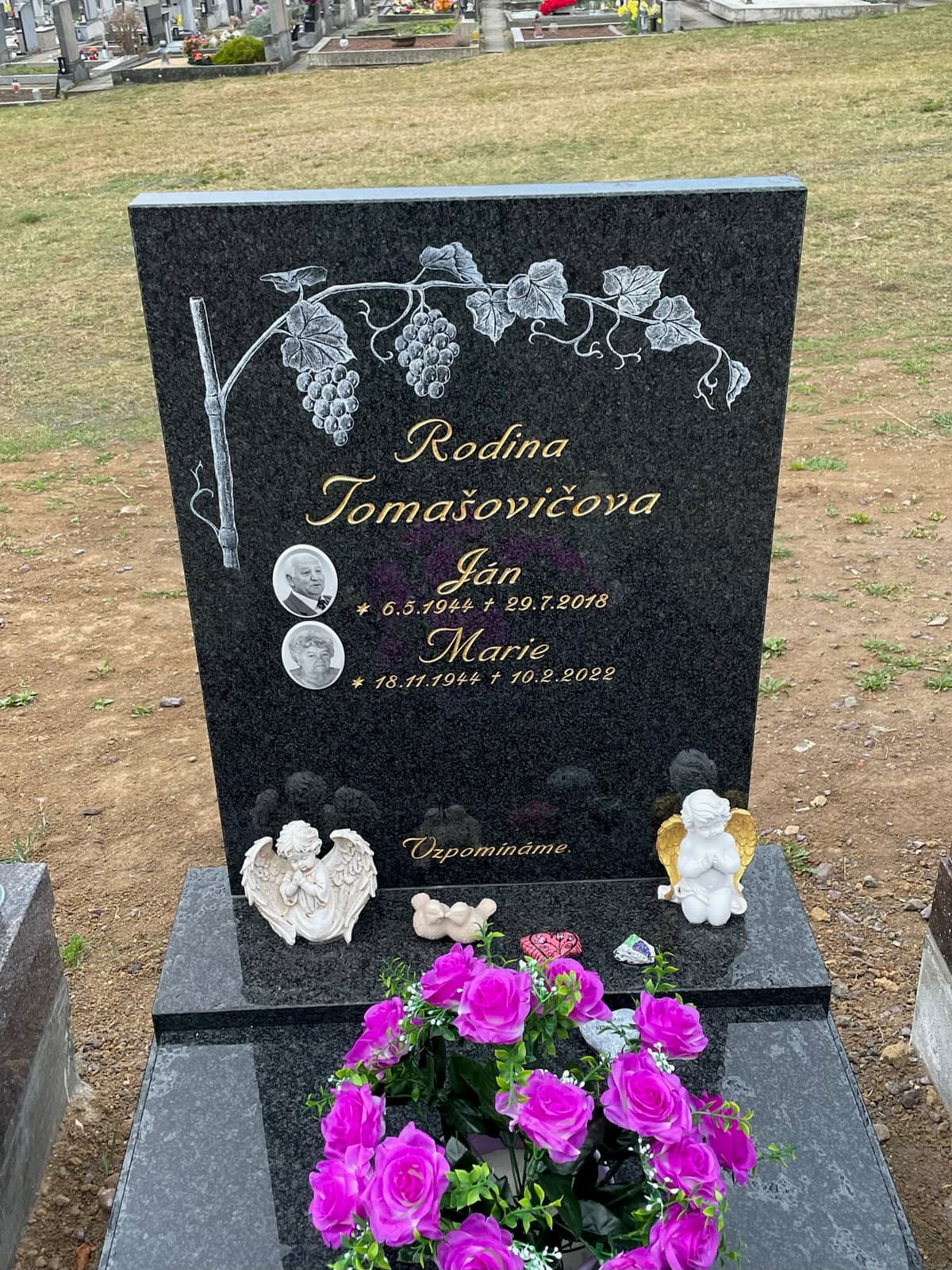 Kamenný pomník na míru – STONIA kamenictví