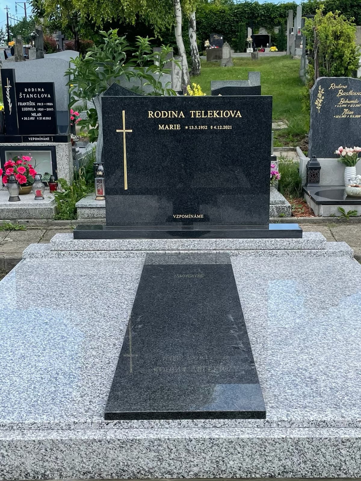 Kamenný pomník na míru – STONIA kamenictví