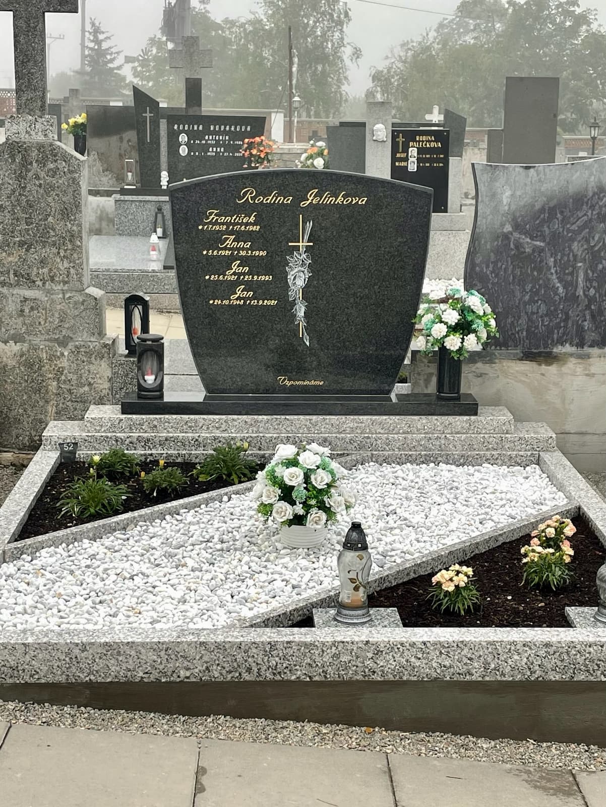 Kamenný pomník na míru – STONIA kamenictví